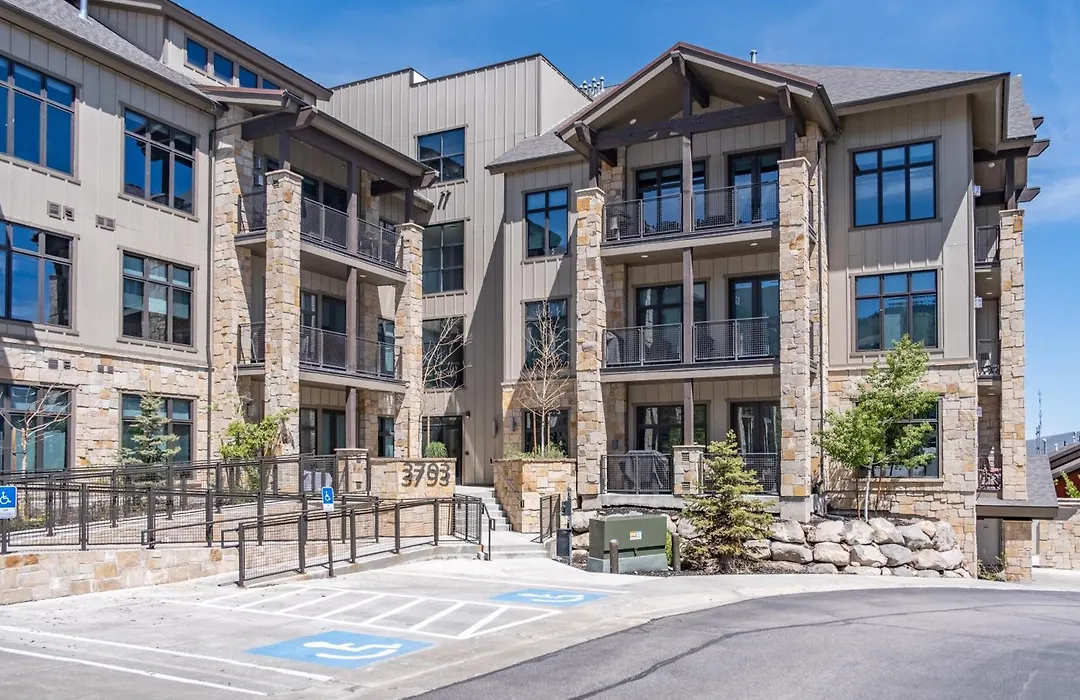 , Walk To Skiing At Cabriolet, Mountain View, Shared Pool And Hot Tub, Gym-1